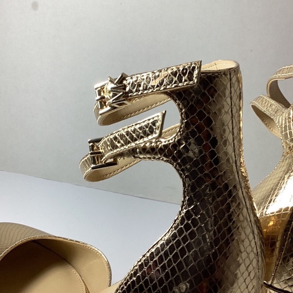 Elegant Gold Platform Heels - Picture 10 of 14